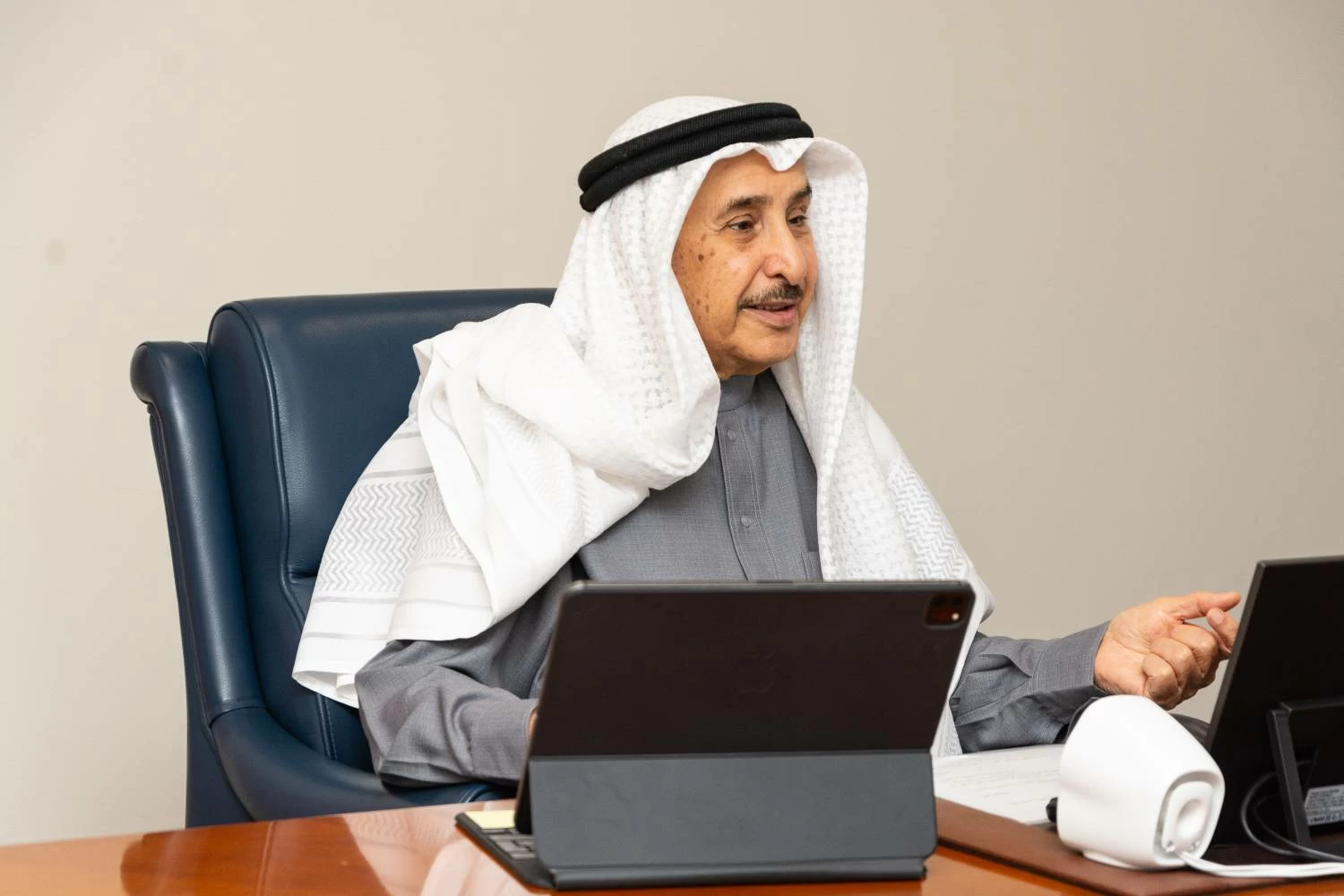 نائب رئيس مجلس الوزراء يترأس اجتماع اللجنة الوزارية للمشاريع التنموية والبنية التحتية