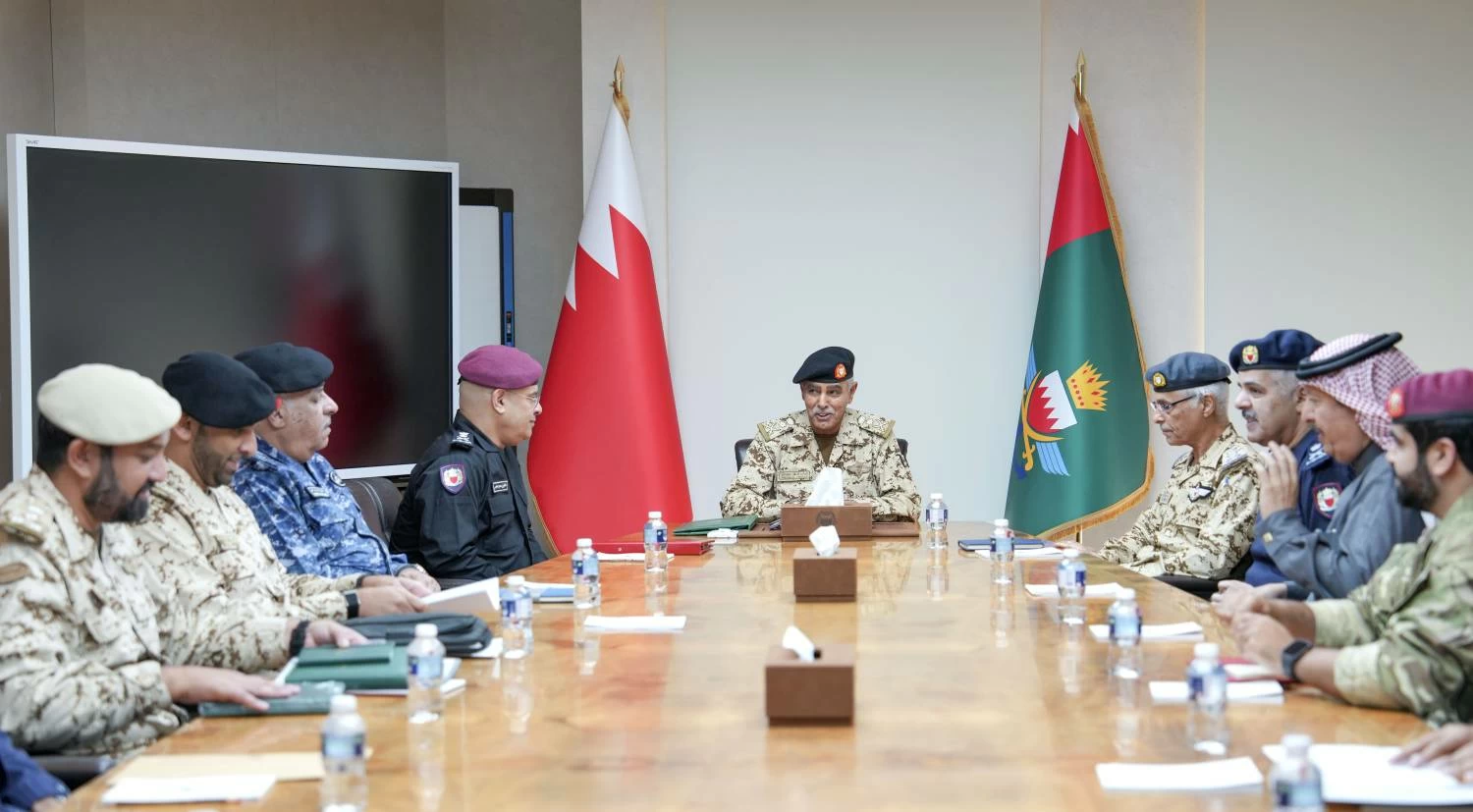 رئيس هيئة الأركان يترأس اجتماع لجنة الدفاع والأمن الوطني 