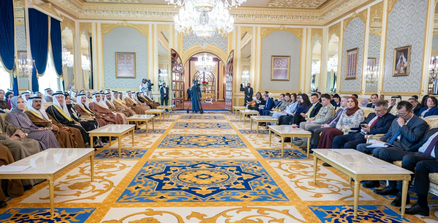 الملك ينيب عبدالله بن حمد لحضور حفل استقبال رؤساء البعثات الدبلوماسية في الخارج