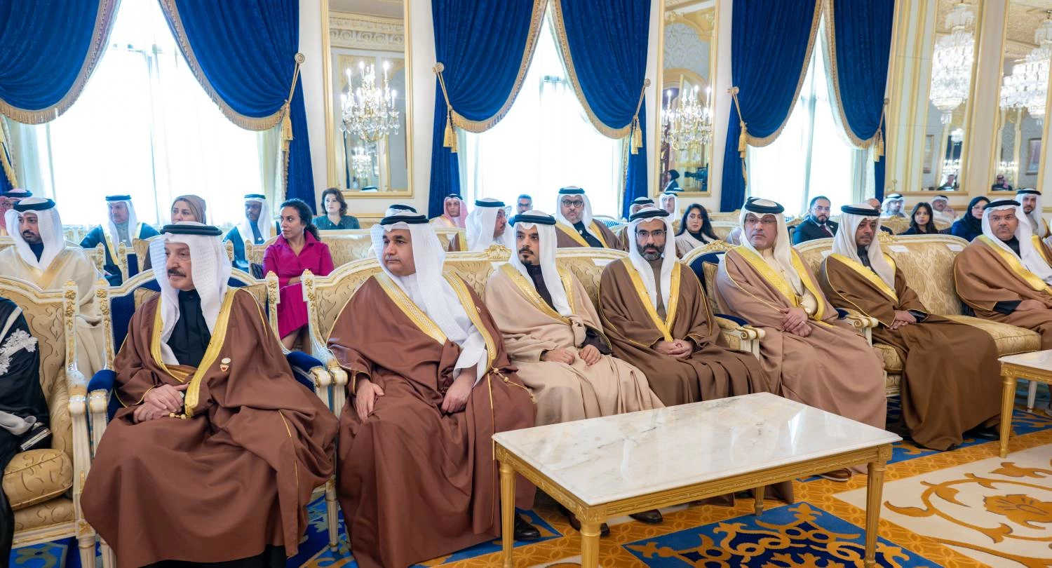 الملك ينيب عبدالله بن حمد لحضور حفل استقبال رؤساء البعثات الدبلوماسية في الخارج