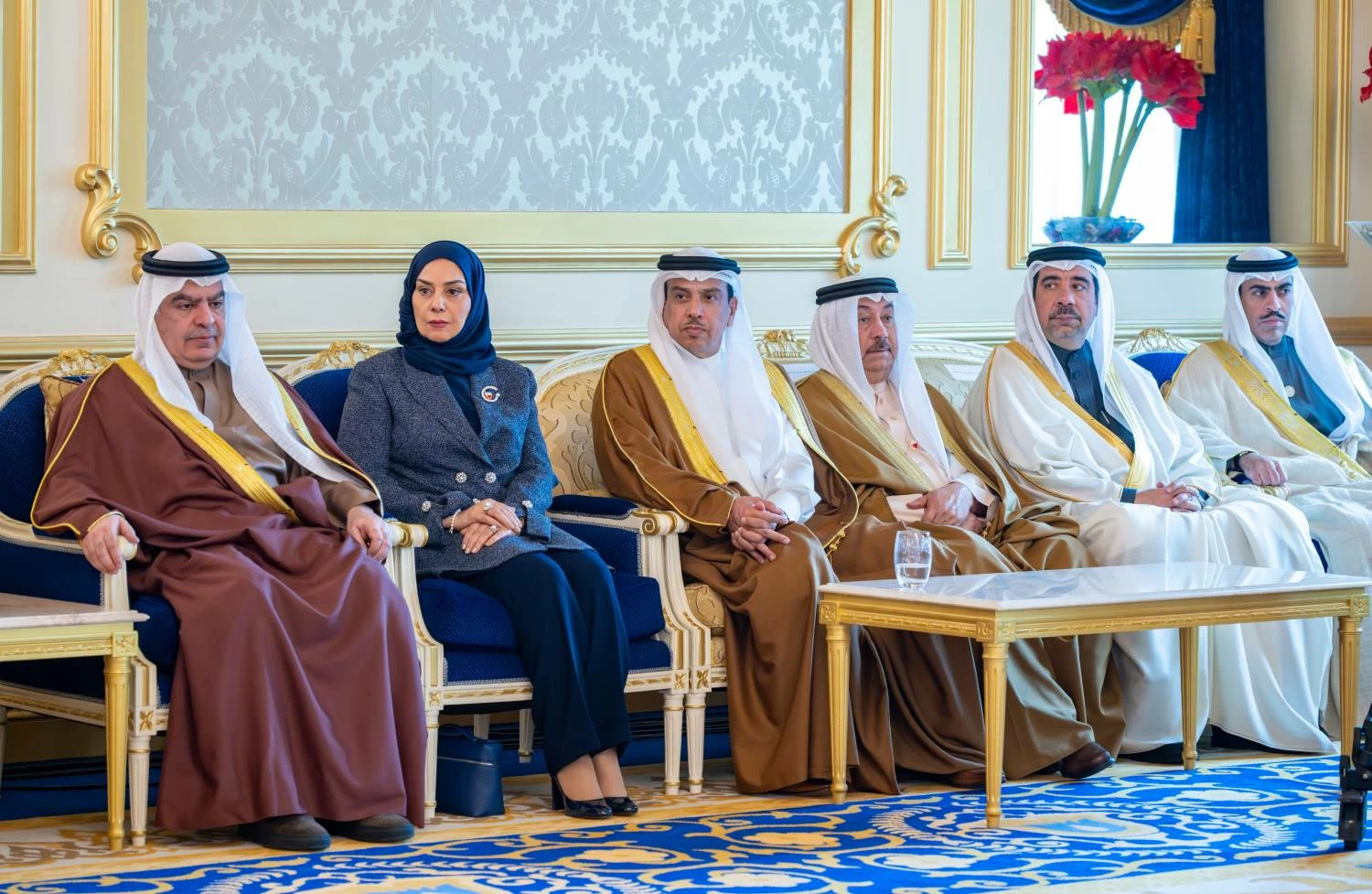 الملك ينيب عبدالله بن حمد لحضور حفل استقبال رؤساء البعثات الدبلوماسية في الخارج