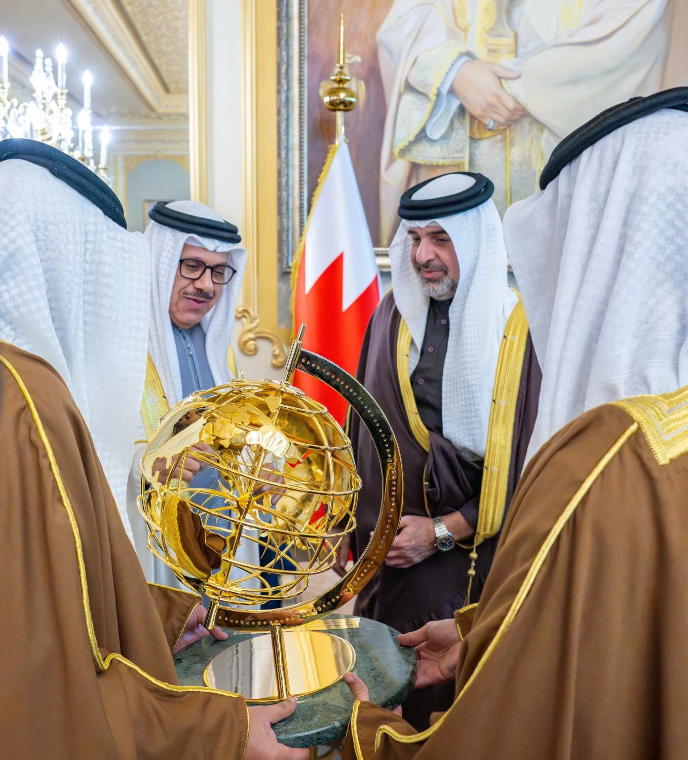 الملك ينيب عبدالله بن حمد لحضور حفل استقبال رؤساء البعثات الدبلوماسية في الخارج