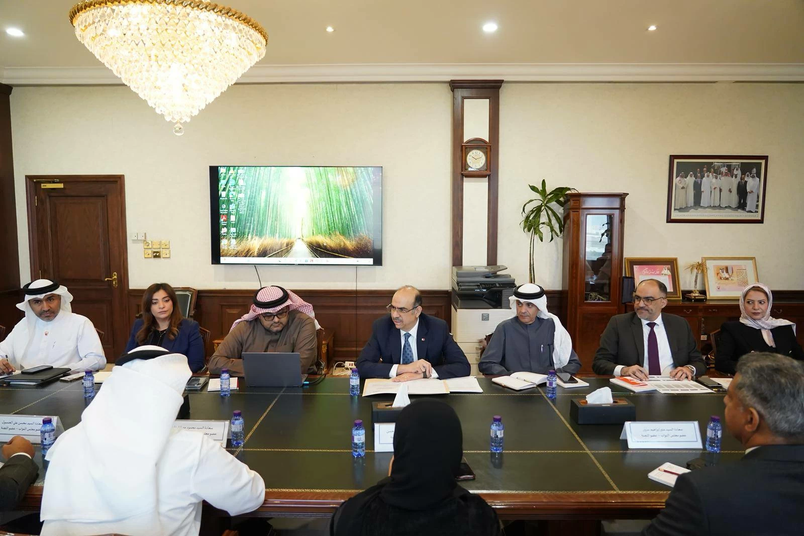 برلمانية "التحقيق في التوظيف وإيقاف بدل التعطل" تطّلع على النظام الإلكتروني لعرض الشواغر المتبع من الباحث وصاحب العمل