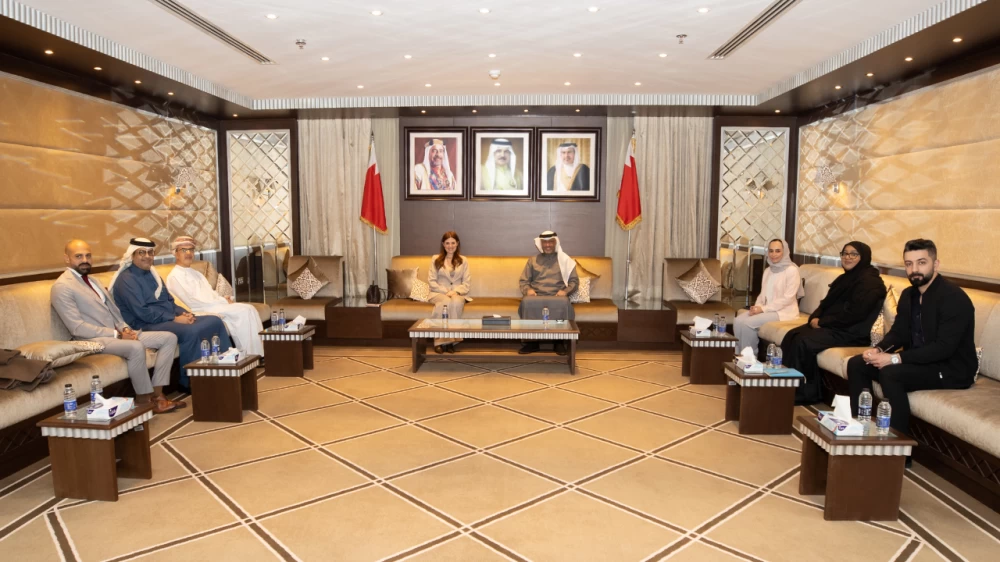 وكيل وزارة شؤون الشباب يبحث مع مايكروسوفت تعزيز التعاون الشبابي 