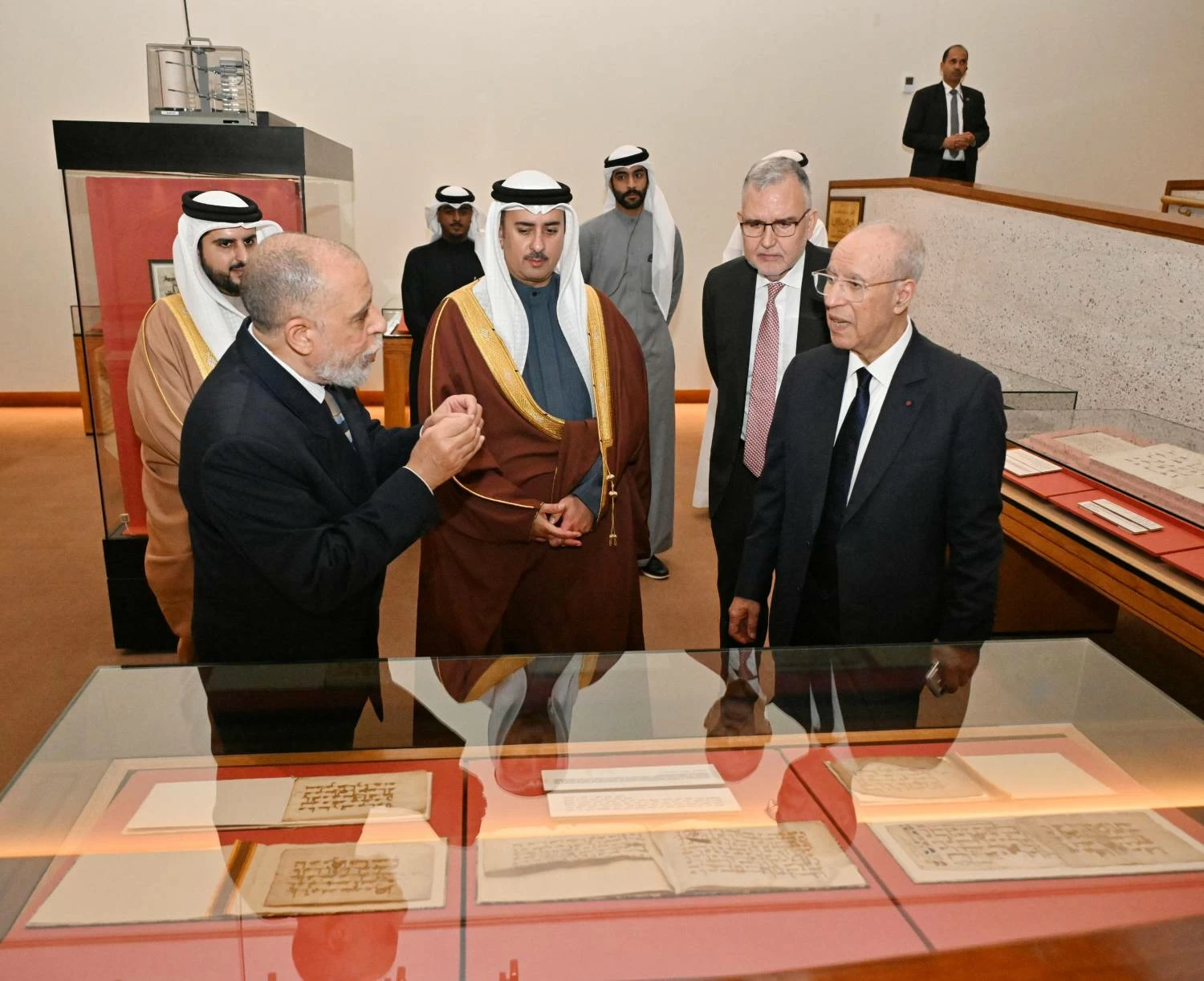 وزير الأوقاف المغربي يزور &laquo;بيت القرآن&raquo; و&laquo;مركز الفاتح الإسلامي&raquo;