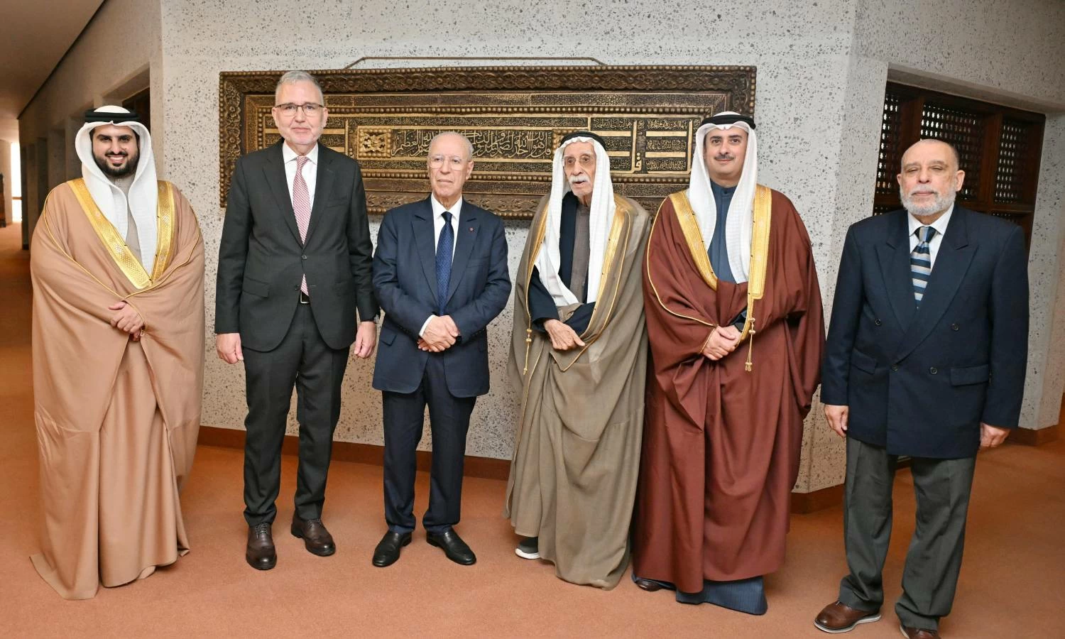 وزير الأوقاف المغربي يزور &laquo;بيت القرآن&raquo; و&laquo;مركز الفاتح الإسلامي&raquo;