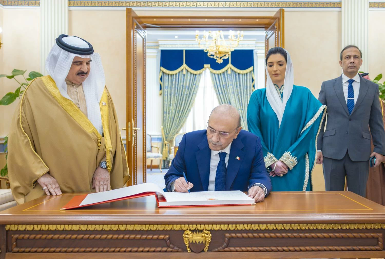 جلالة الملك يستقبل رئيس جمهورية باكستان الإسلامية