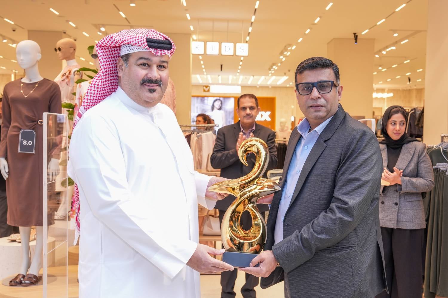 متجرين رئيسيين جديدين في مراسي جاليريا 