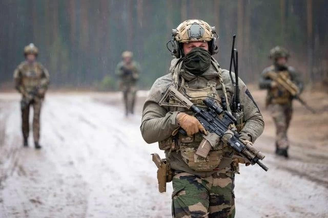 رغم تهديدات ترامب.. فرنسا ترسل قوات إلى &laquo;غرينلاند&raquo;