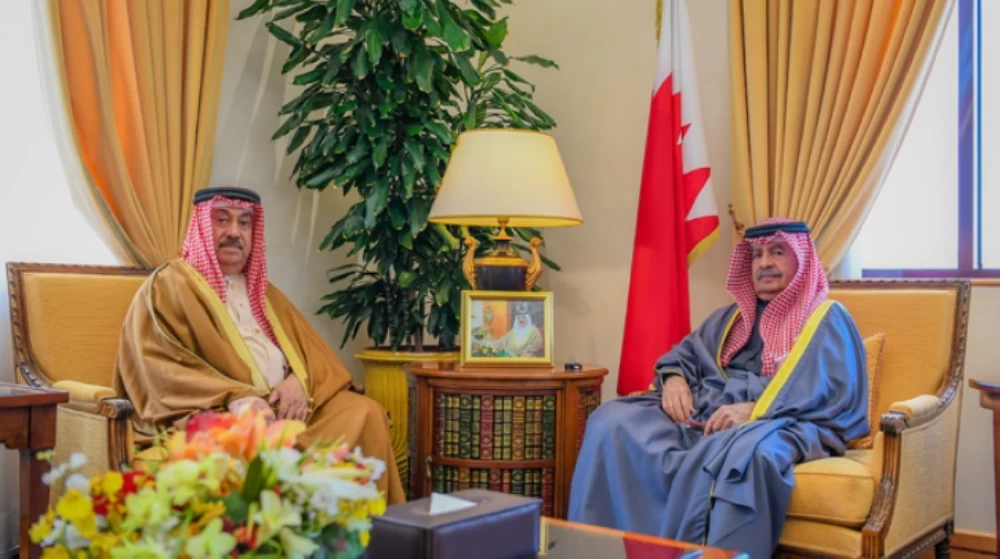 علي بن خليفة يستقبل سفير البحرين لدى جمهورية الهند