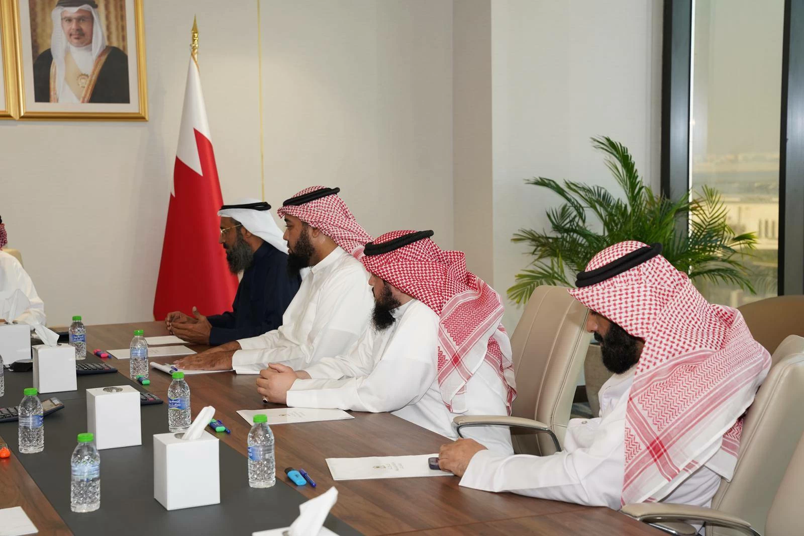 المدير العام للأوقاف السنية يعقد اجتماعًا مع مشرفي المقابر التابعة للإدارة لبحث تطوير العمل