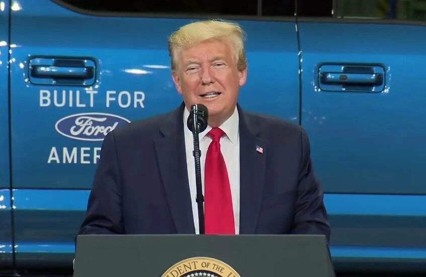 عامل يجني نصف مليون دولار في يوم واحد 