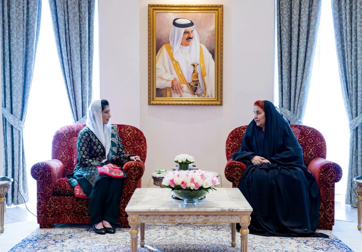 قرينة عاهل البلاد المعظم تلتقي السيدة الأولى لجمهورية باكستان الإسلامية 