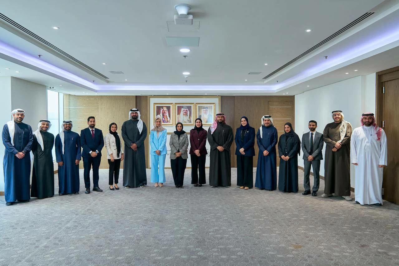 وزيرة الصحة تلتقي منتسبي الدفعة الحادية عشرة من برنامج رئيس مجلس الوزراء لتنمية الكوادر الحكومية