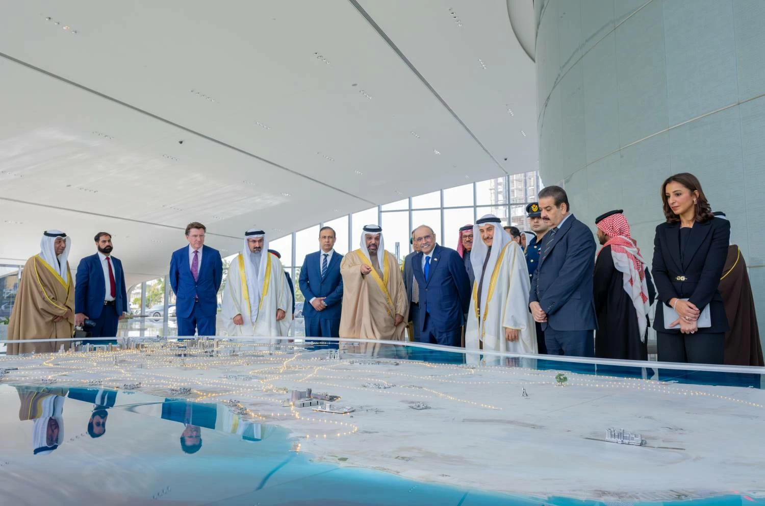 رئيس باكستان الإسلامية الشقيقة يزور مجلس التنمية الاقتصادية