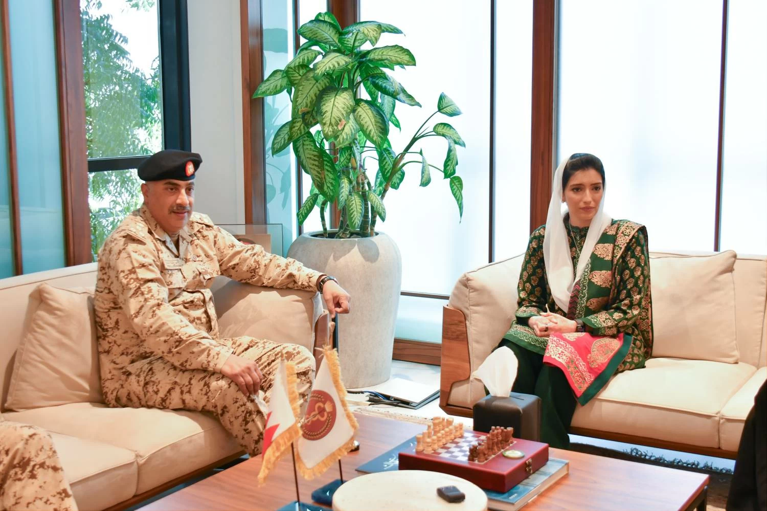 السيدة الأولى لجمهورية باكستان تقوم بزيارة إلى المستشفى العسكري