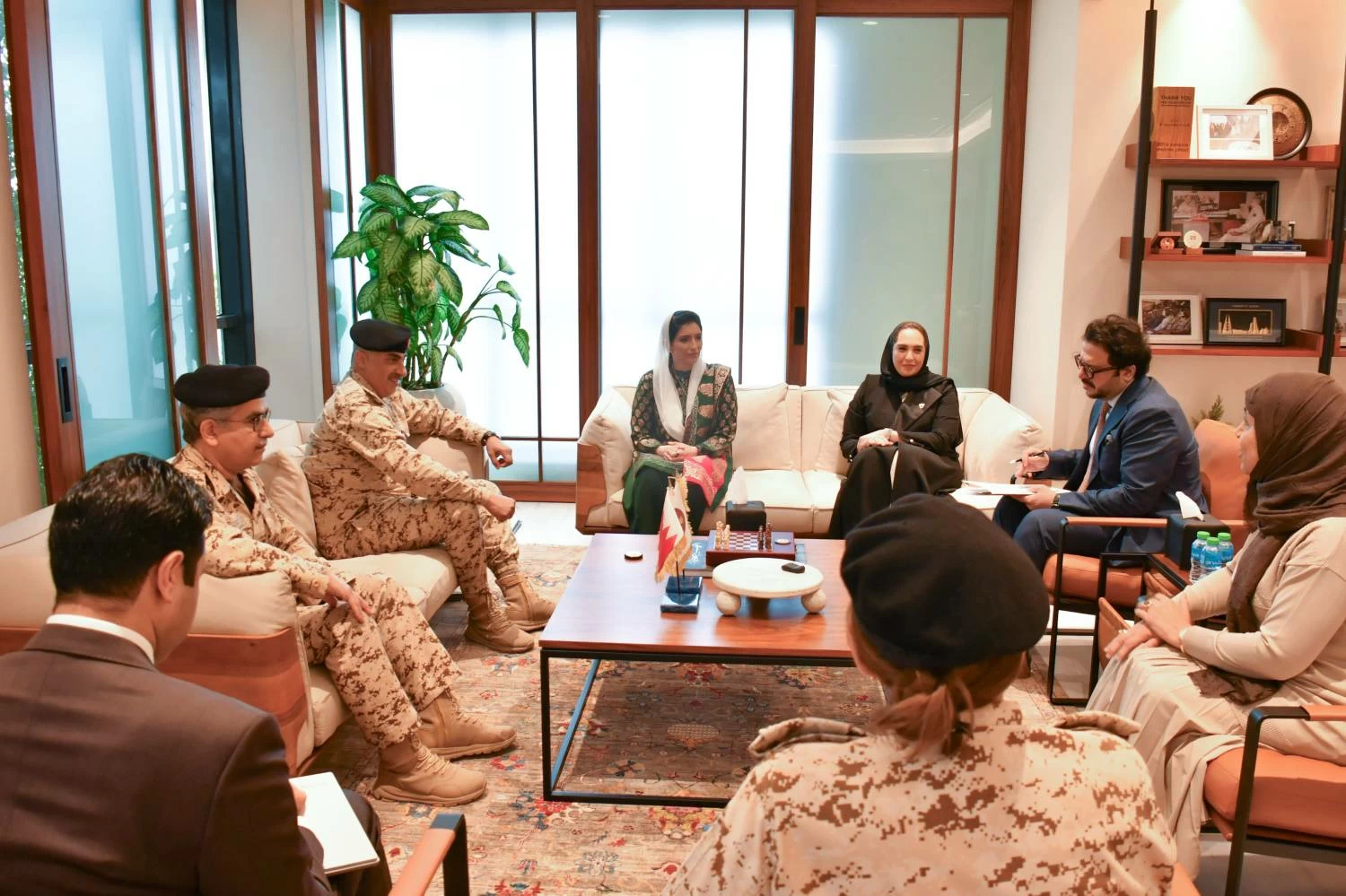 السيدة الأولى لجمهورية باكستان تقوم بزيارة إلى المستشفى العسكري