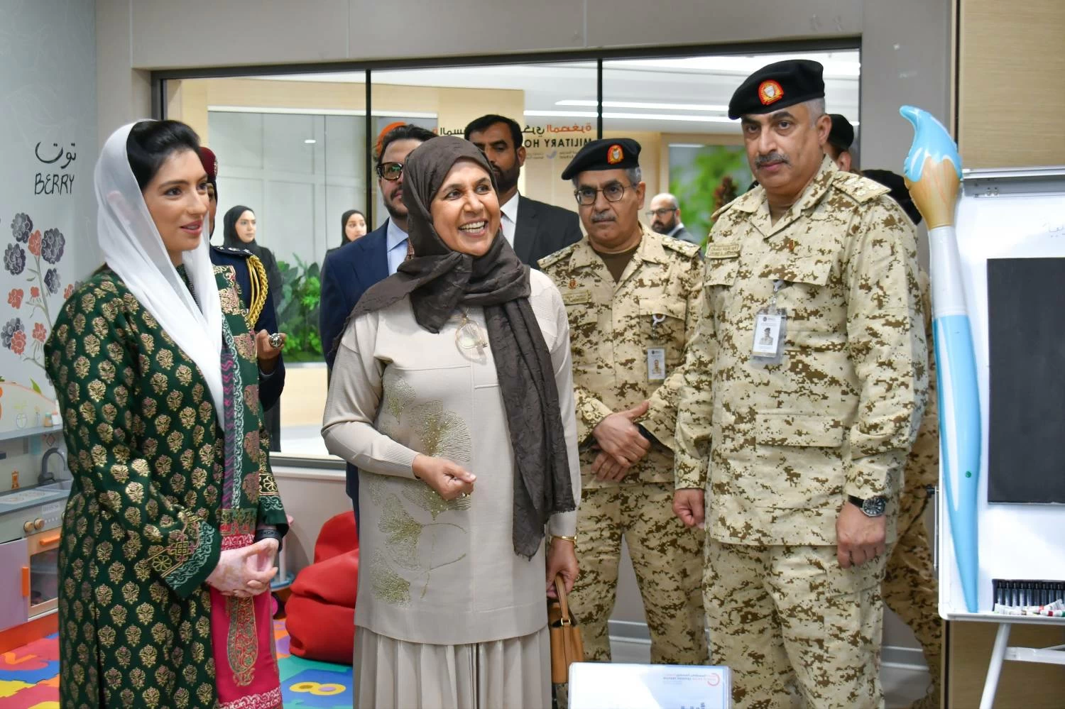 السيدة الأولى لجمهورية باكستان تقوم بزيارة إلى المستشفى العسكري