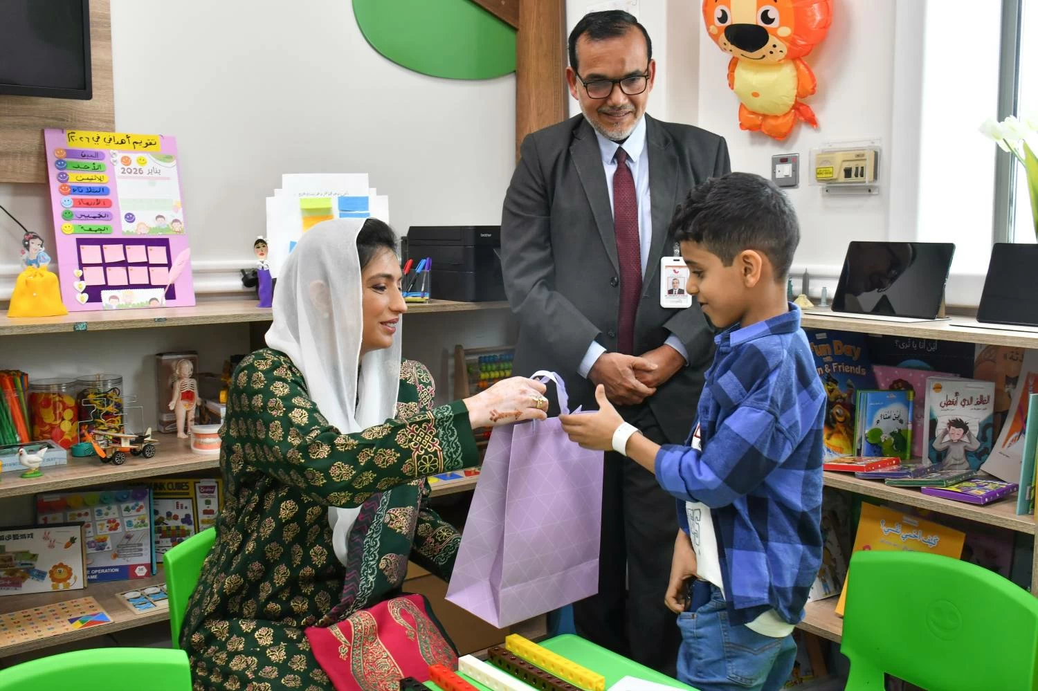 السيدة الأولى لجمهورية باكستان تقوم بزيارة إلى المستشفى العسكري