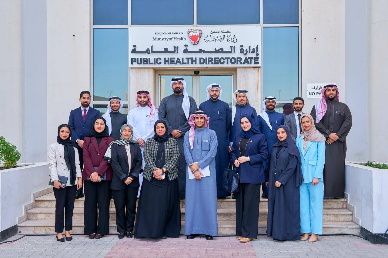 وزيرة الصحة تلتقي منتسبي الدفعة الحادية عشرة من برنامج رئيس مجلس الوزراء لتنمية الكوادر الحكومية 