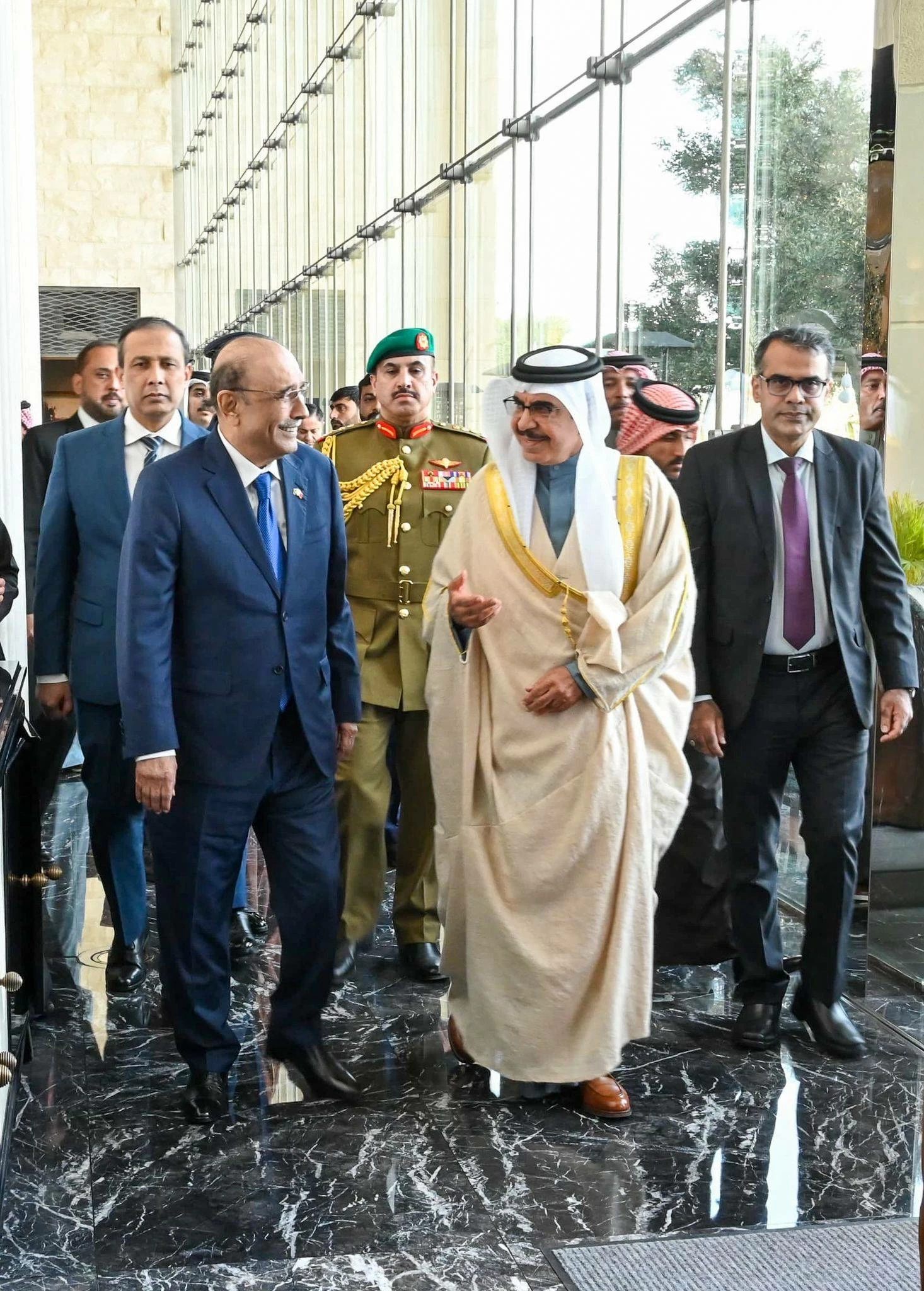 الرئيس الباكستاني يستقبل وزير الداخلية في مقر إقامته