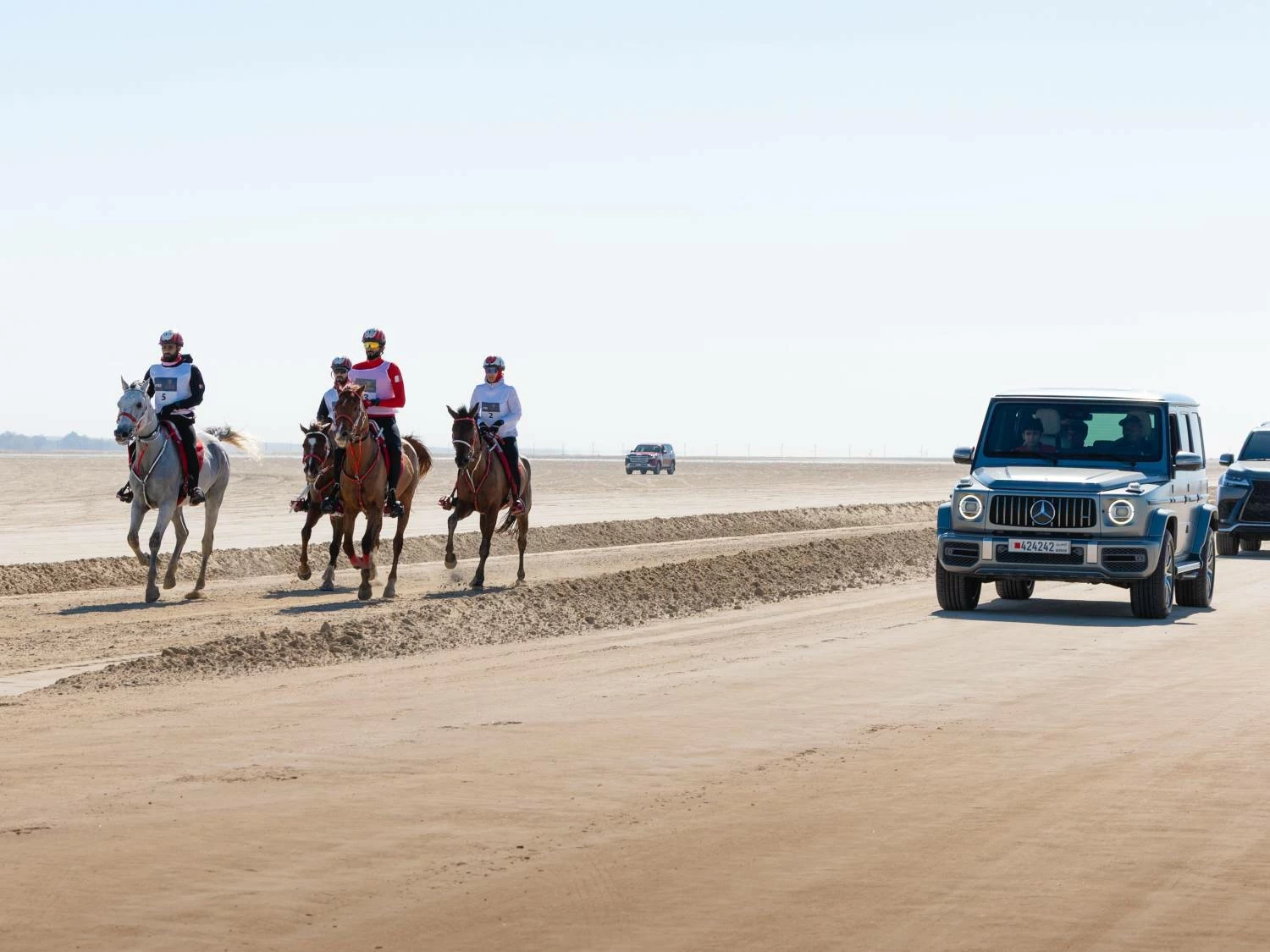 ناصر بن حمد يشارك في بطولة كأس خالد بن حمد للقدرة