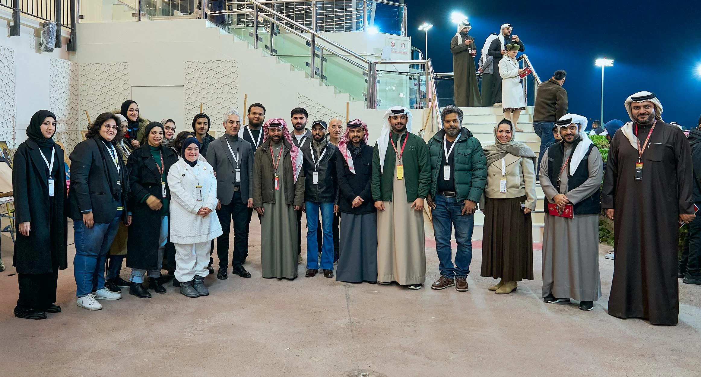 ناصر بن حمد يشهد سباق كؤوس عيسى بن سلمان وأنجاله