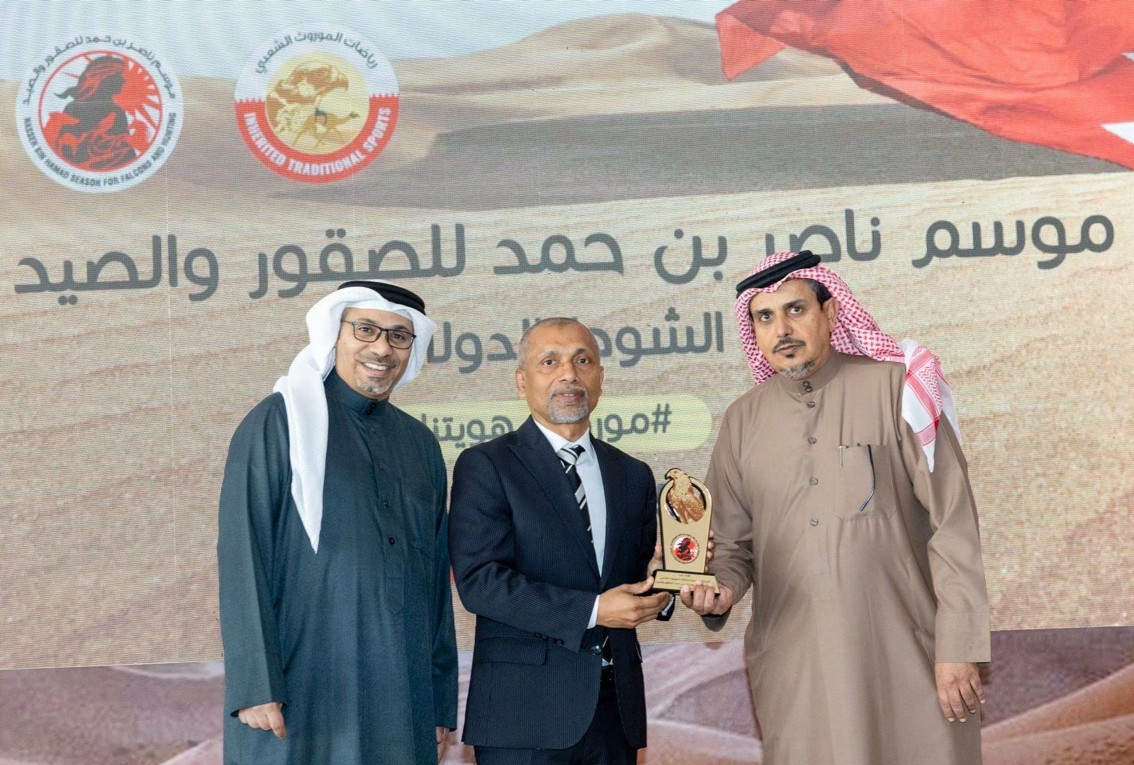 سفراء ودبلوماسيون يزورون فعاليات موسم ناصر بن حمد للصقور والصيد