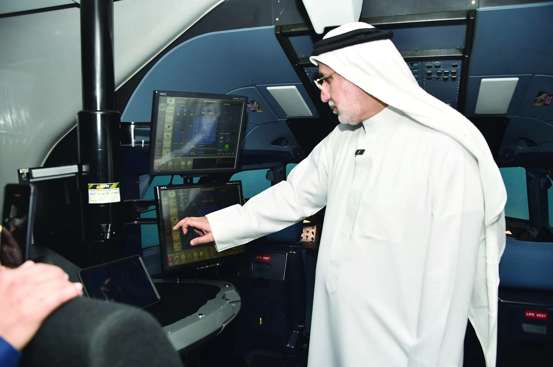 قاسم البستكي لـ&laquo;الوطن&raquo;: &laquo;طيران الخليج&raquo; تُسيّر 180 رحلة يومياً لأكثر من 50 وجهة بمعايير عالمية