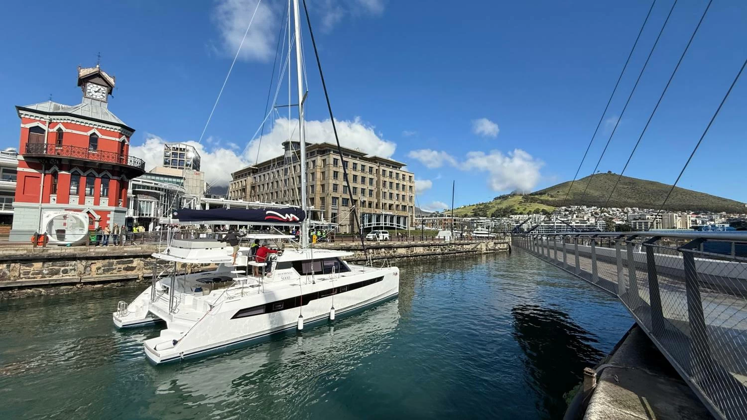 كيب تاون.. تجربة سياحية آسرة لجنوب أفريقيا حيث تلتقي الطبيعة بالتاريخ والثقافة