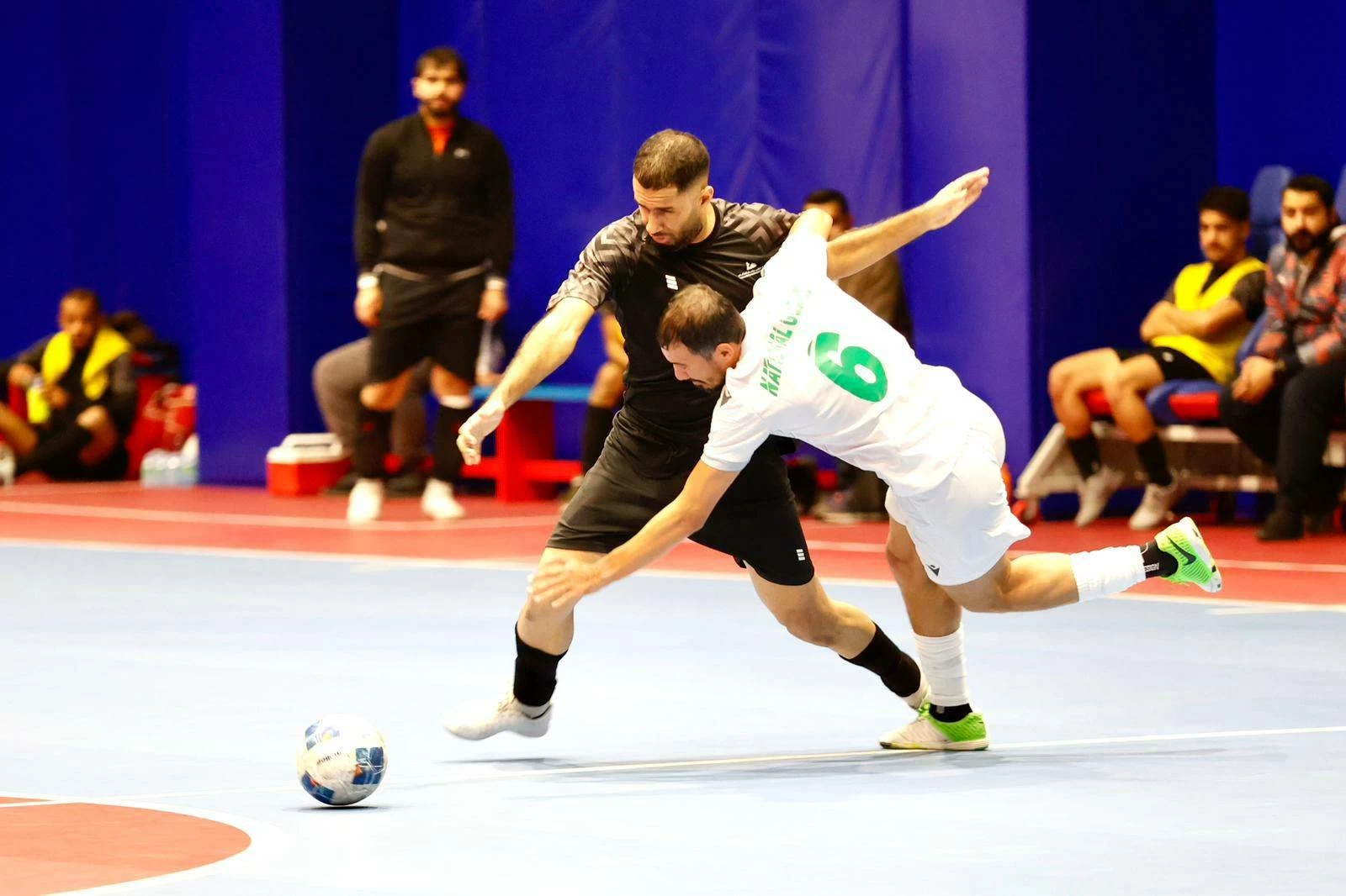 الحرس الوطني يضرب بقوة&hellip; وبنك البحرين الإسلامي يعتلي الصدارة في دوري الصالات بعد ختام الجولة الرابعة