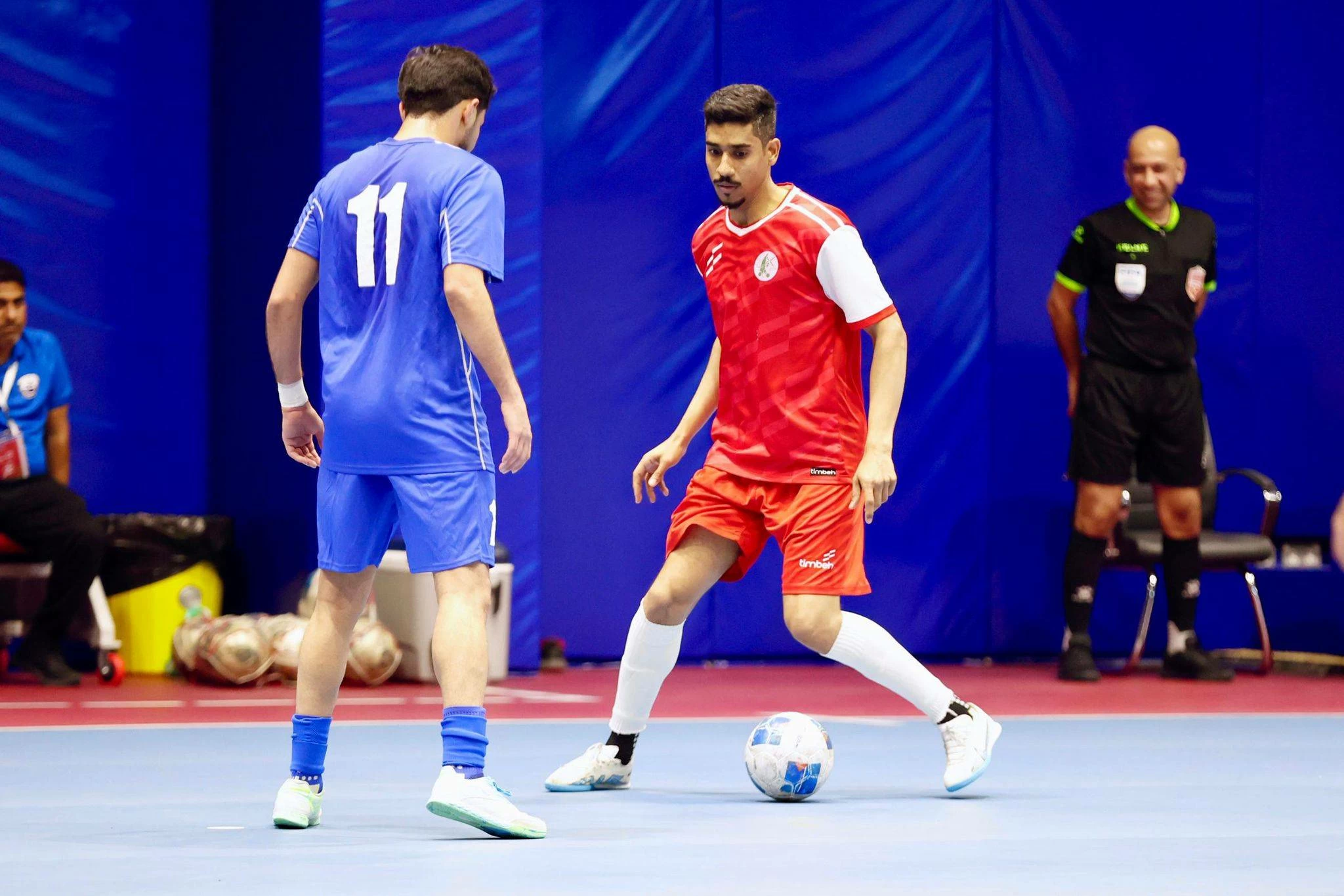 الحرس الوطني يضرب بقوة&hellip; وبنك البحرين الإسلامي يعتلي الصدارة في دوري الصالات بعد ختام الجولة الرابعة