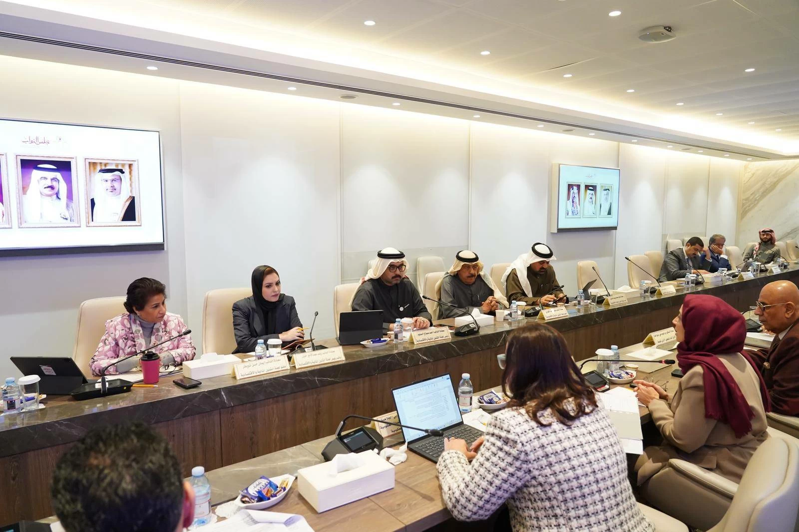 "مالية النواب" تناقش ملاحظات تقرير ديوان الرقابة بشأن العمليات المتعلقة بالتراخيص الصحية لمزاولة الأنشطة التجارية