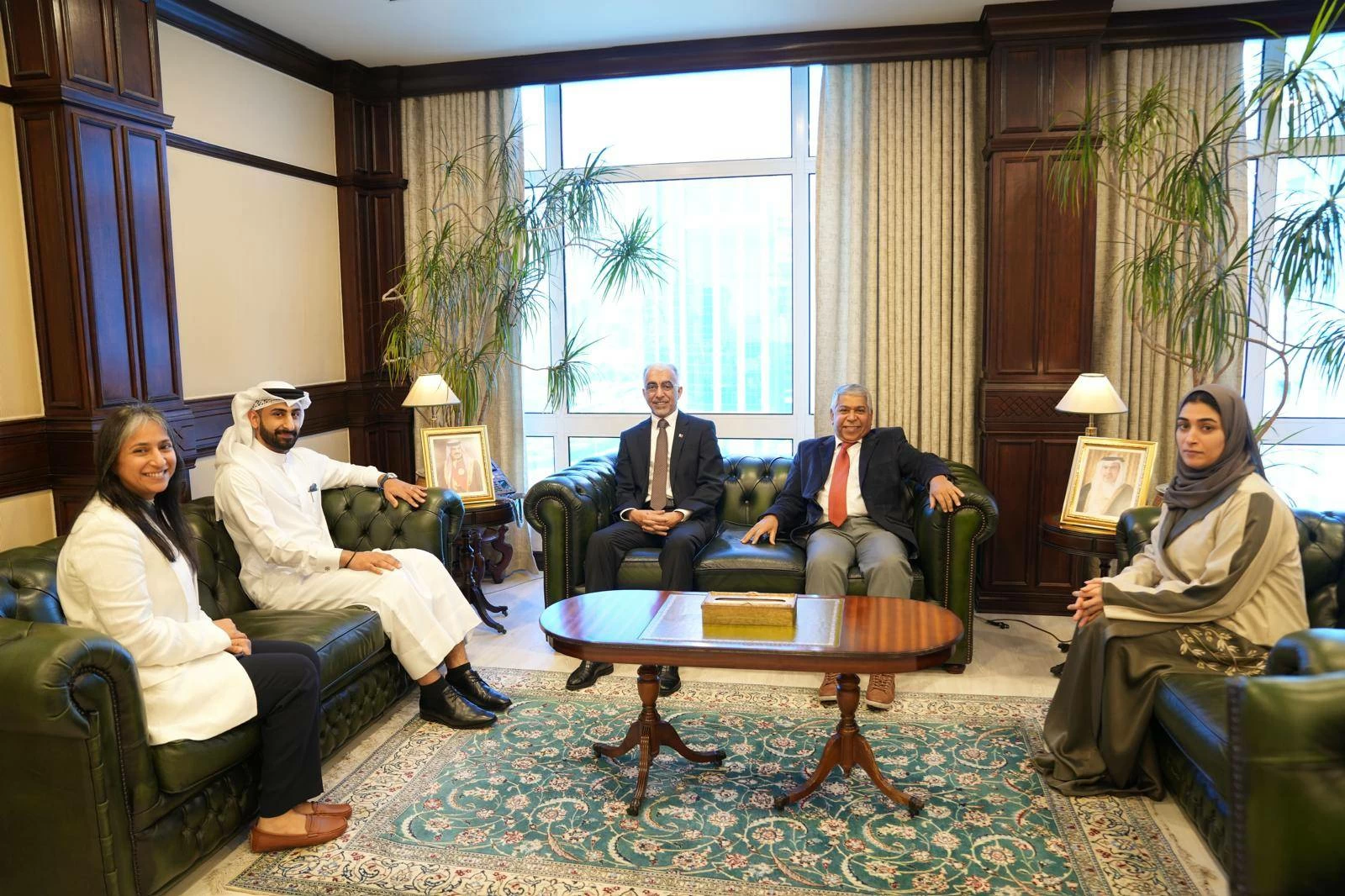 وزير الأشغال يستقبل المهندس أمين رضي والمهندسة ميسم الناصر بمناسبة اختيارهما ضمن قائمة أفضل مهندسي الشرق الأوسط