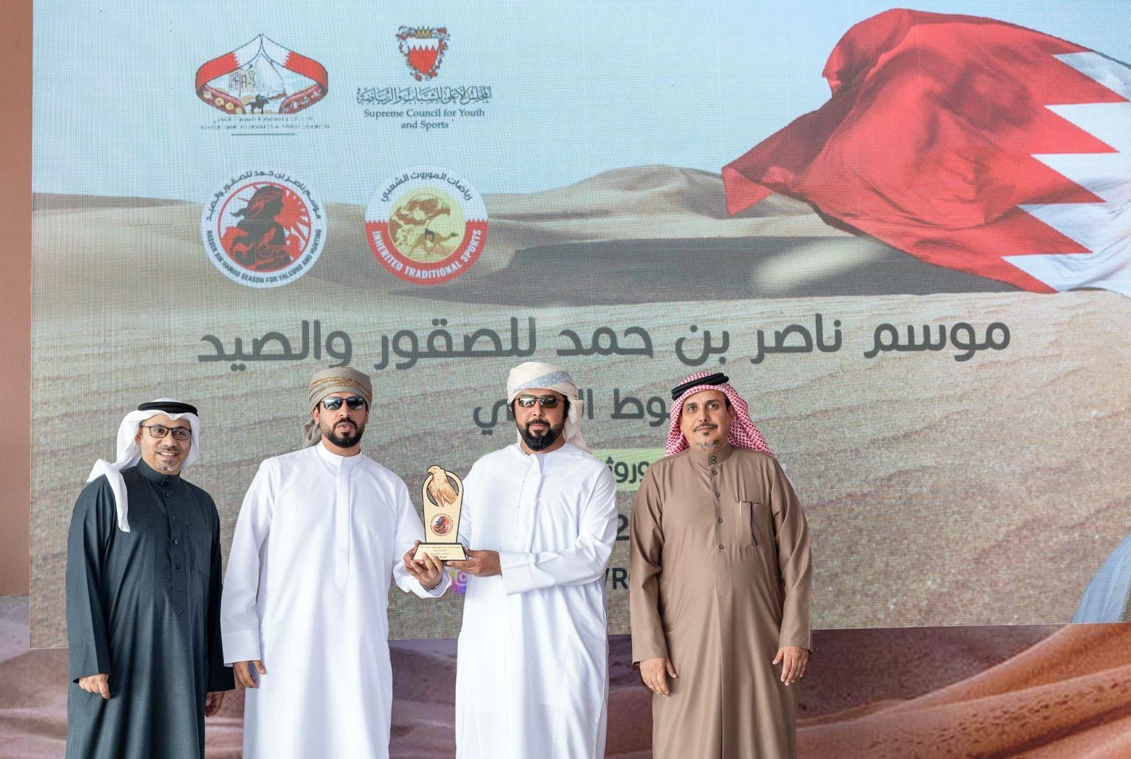 موسم ناصر بن حمد للصقور والصيد يشهد مشاركة خليجية واسعة