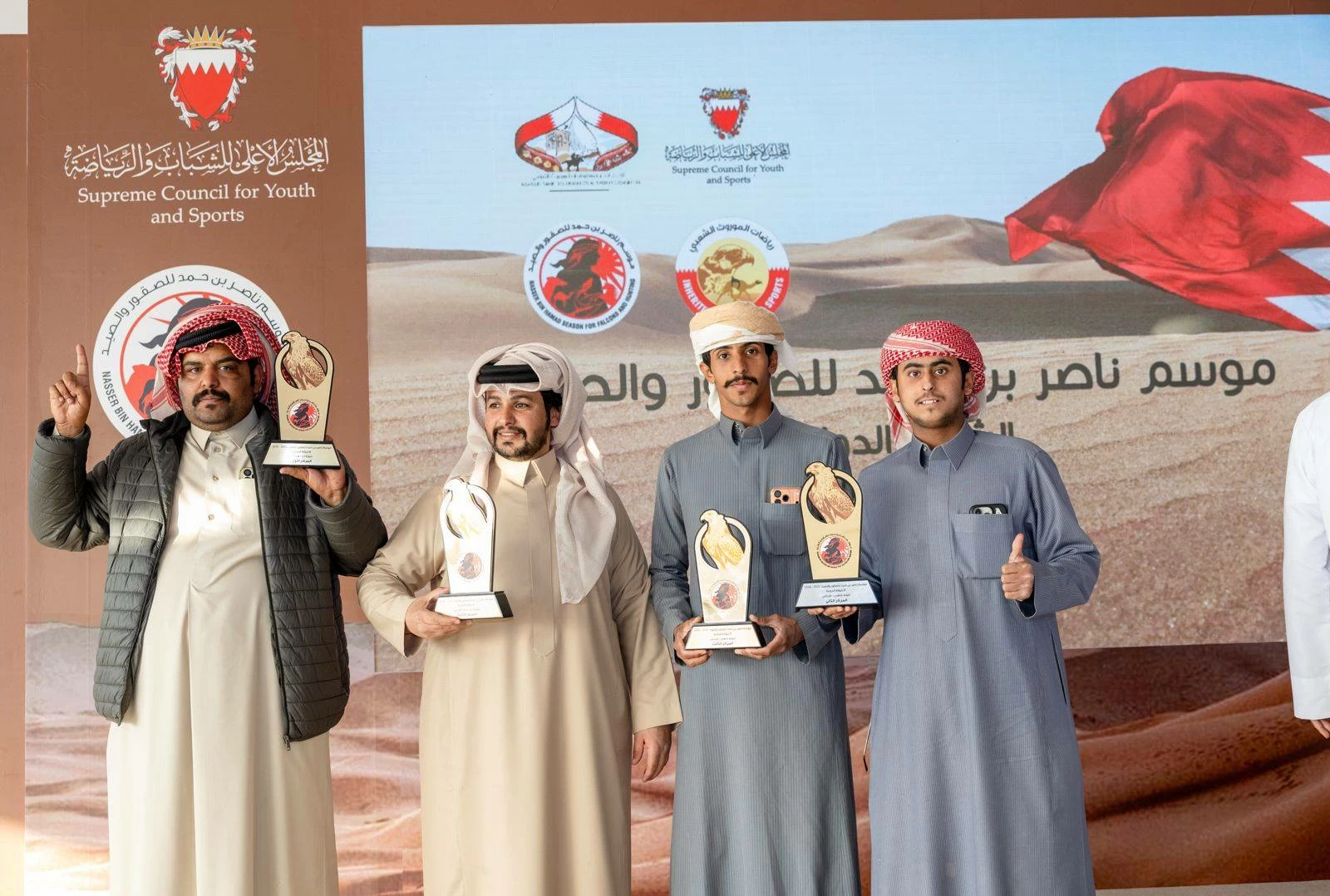 موسم ناصر بن حمد للصقور والصيد يشهد مشاركة خليجية واسعة