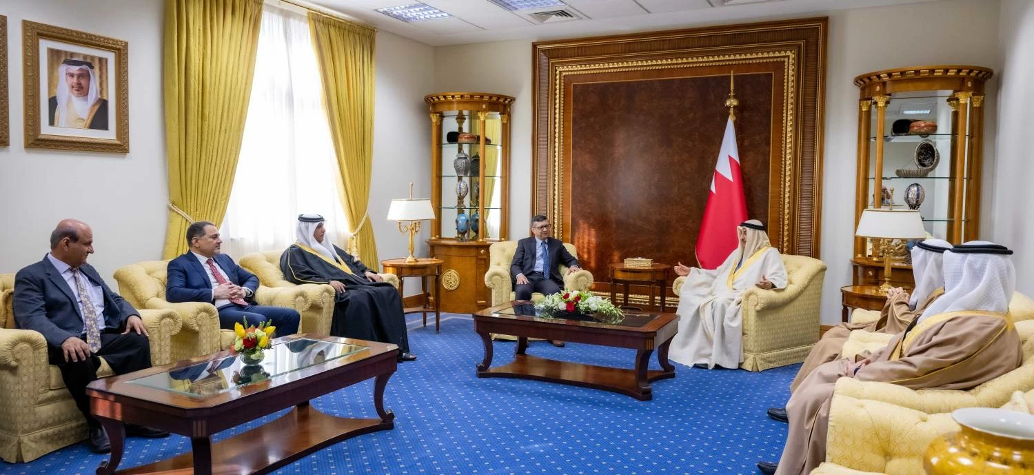 خالد بن عبد الله يلتقي رئيس وأعضاء لجنة تسوية مشاريع التطوير العقارية المتعثرة