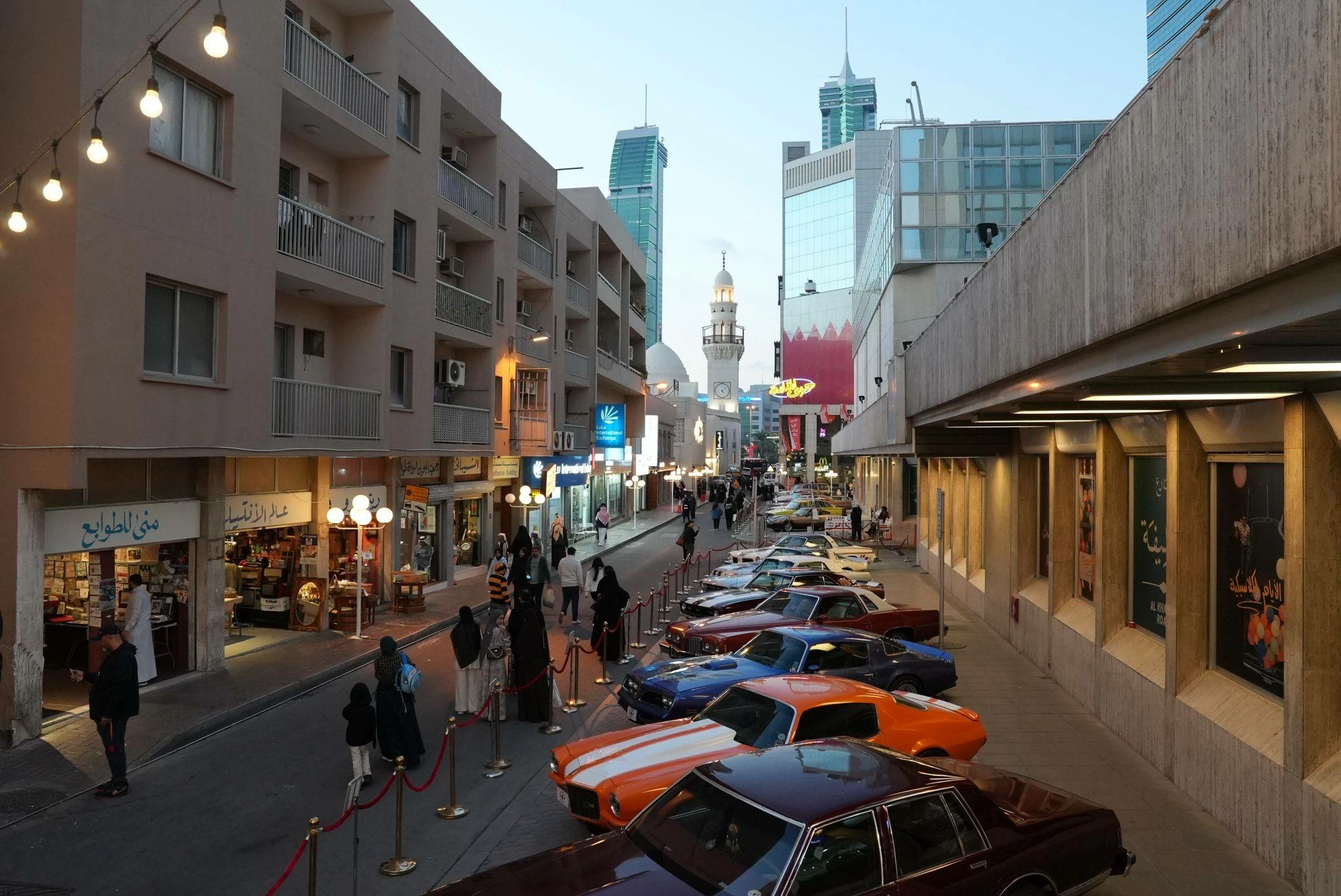 تجار سوق المنامة يودّعون &laquo;هوى المنامة&raquo;.. ويطالبون بعودتها بمساحة أوسع (فيديو)