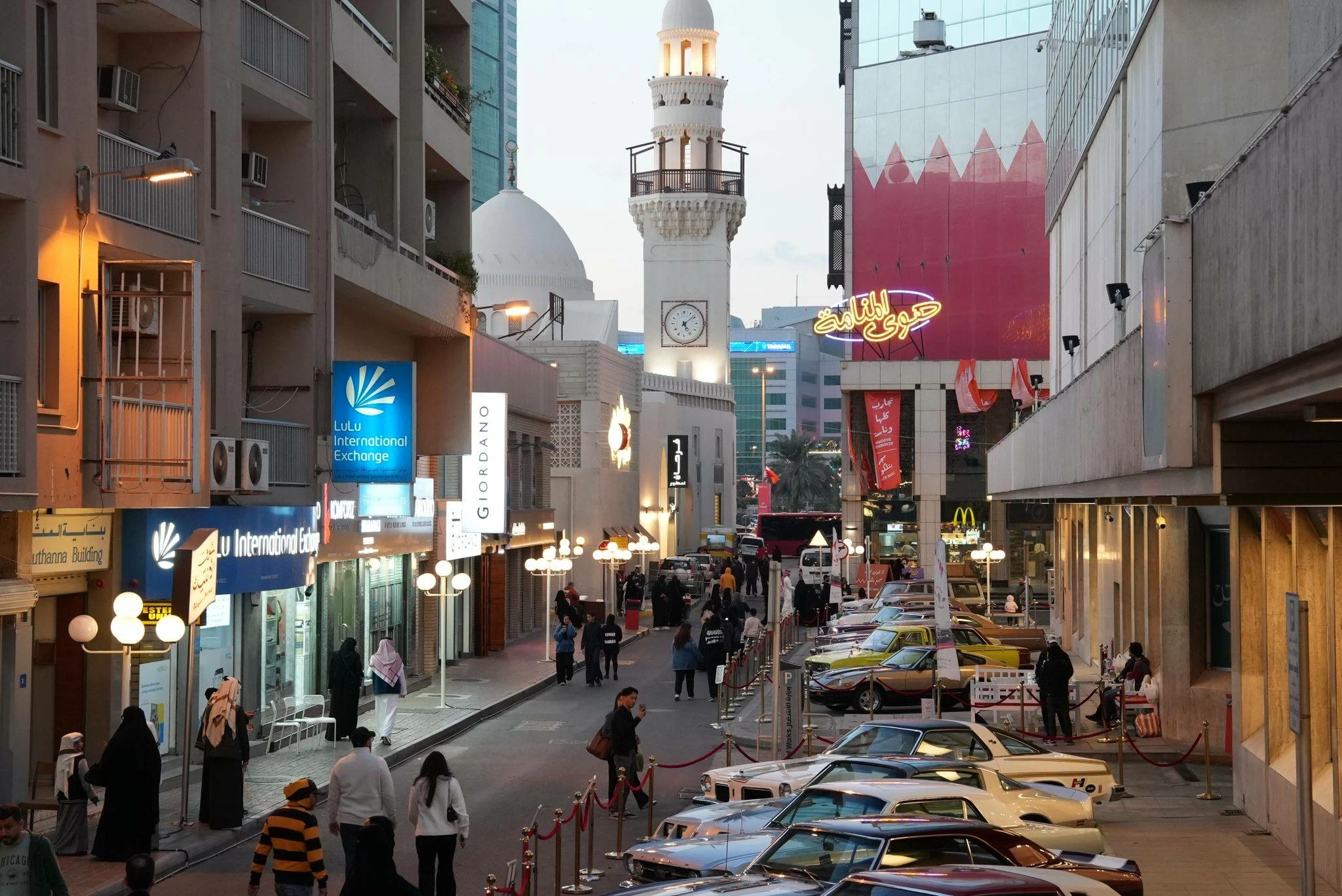 تجار سوق المنامة يودّعون &laquo;هوى المنامة&raquo;.. ويطالبون بعودتها بمساحة أوسع (فيديو)