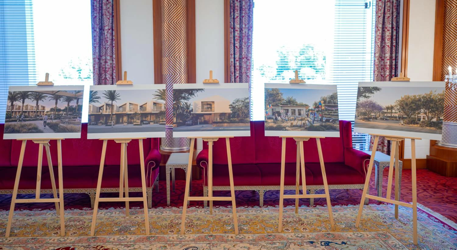 الملك يستقبل ناصر بن حمد ويبارك مشروع إعادة إحياء وتطوير مدينة العوالي