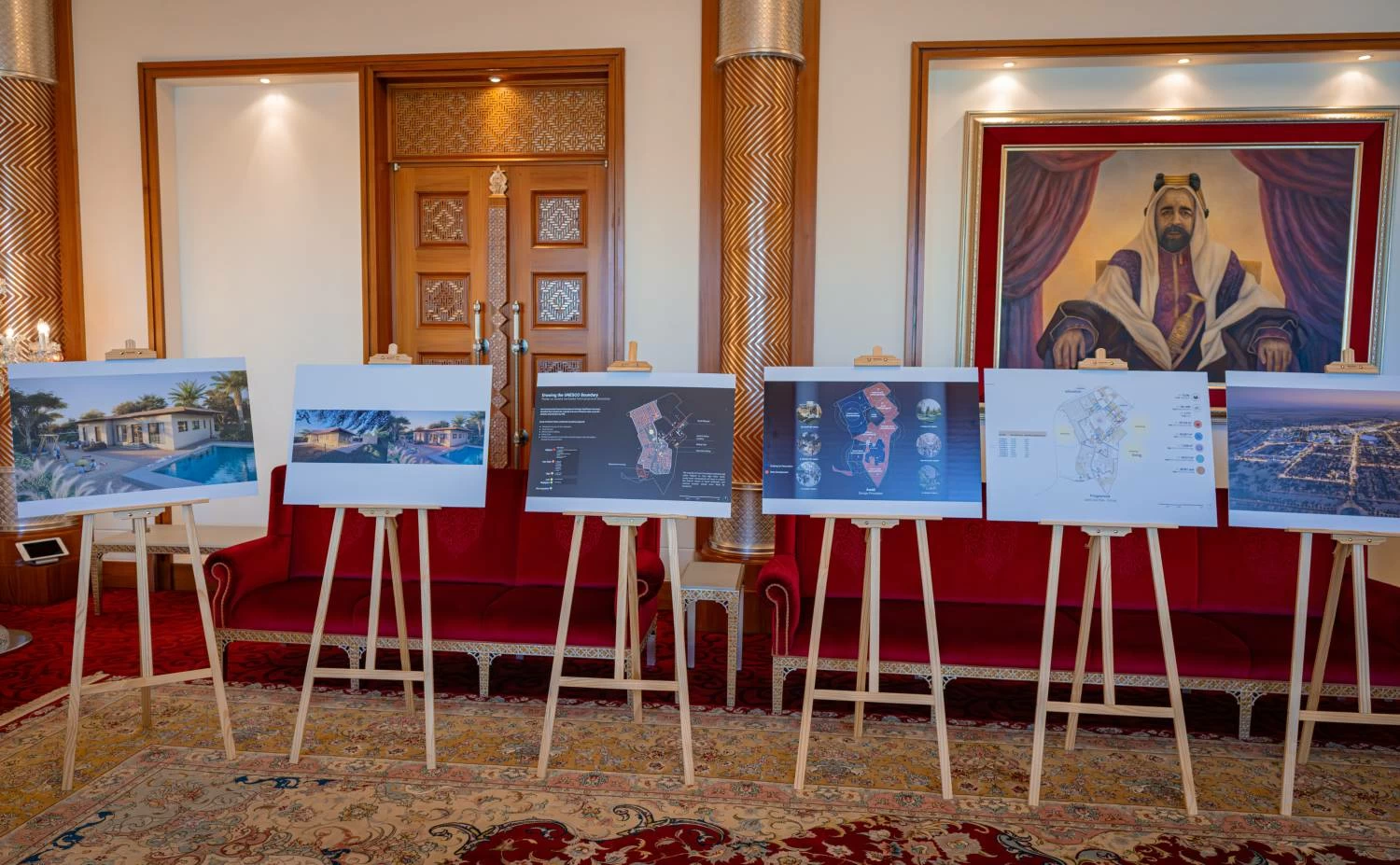 الملك يستقبل ناصر بن حمد ويبارك مشروع إعادة إحياء وتطوير مدينة العوالي