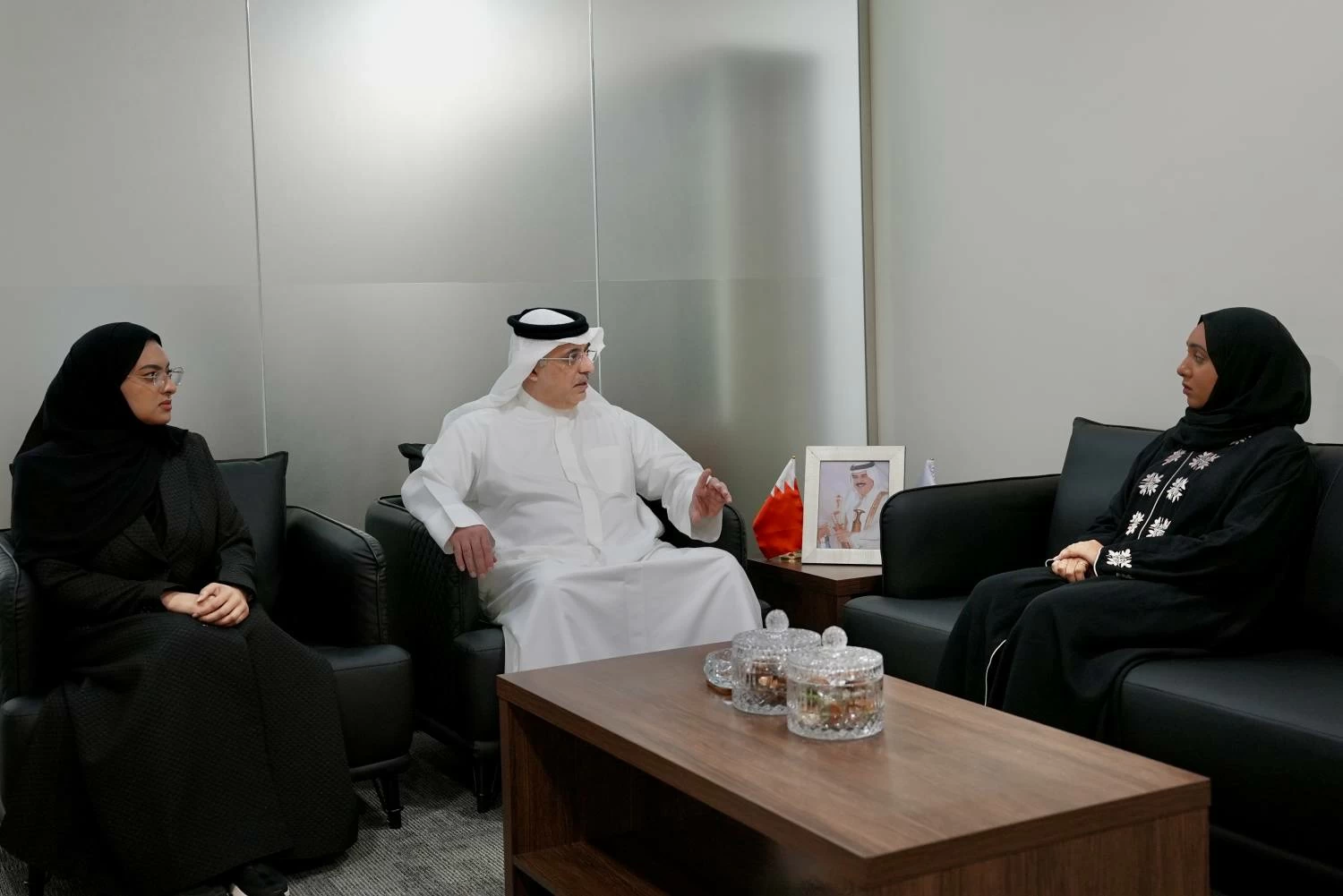 وكالة البحرين للفضاء تحتفي بالهاجري لتخرجها من أكاديمية الفضاء الوطنية 