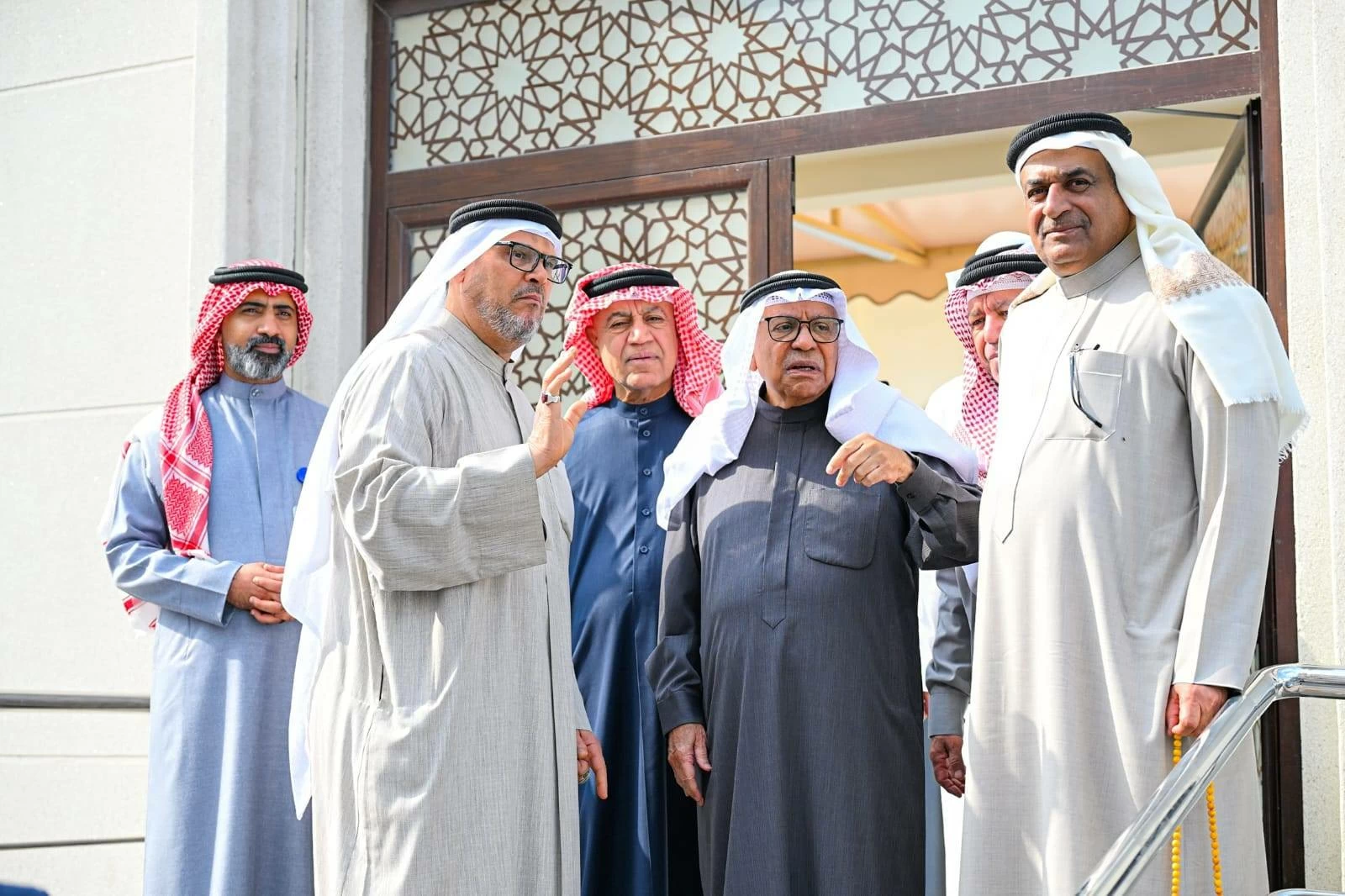 رئيس الأوقاف الجعفرية يقوم بجولة ميدانية في عدد من دور العبادة بمنطقة عراد