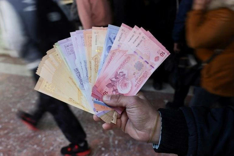 مصرف سوريا يفتتح فرعاً في مدينة الرقة ويوضح آلية استبدال الليرة 