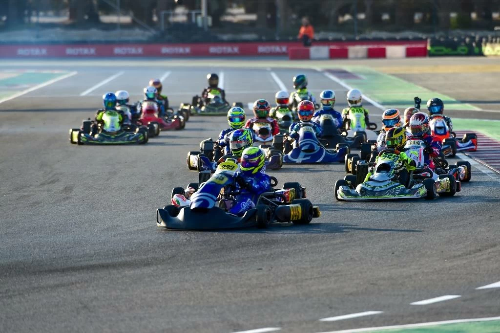 تألق متسابقي الكارتنج خلال رابع جولات تحدي البحرين روتاكس ماكس