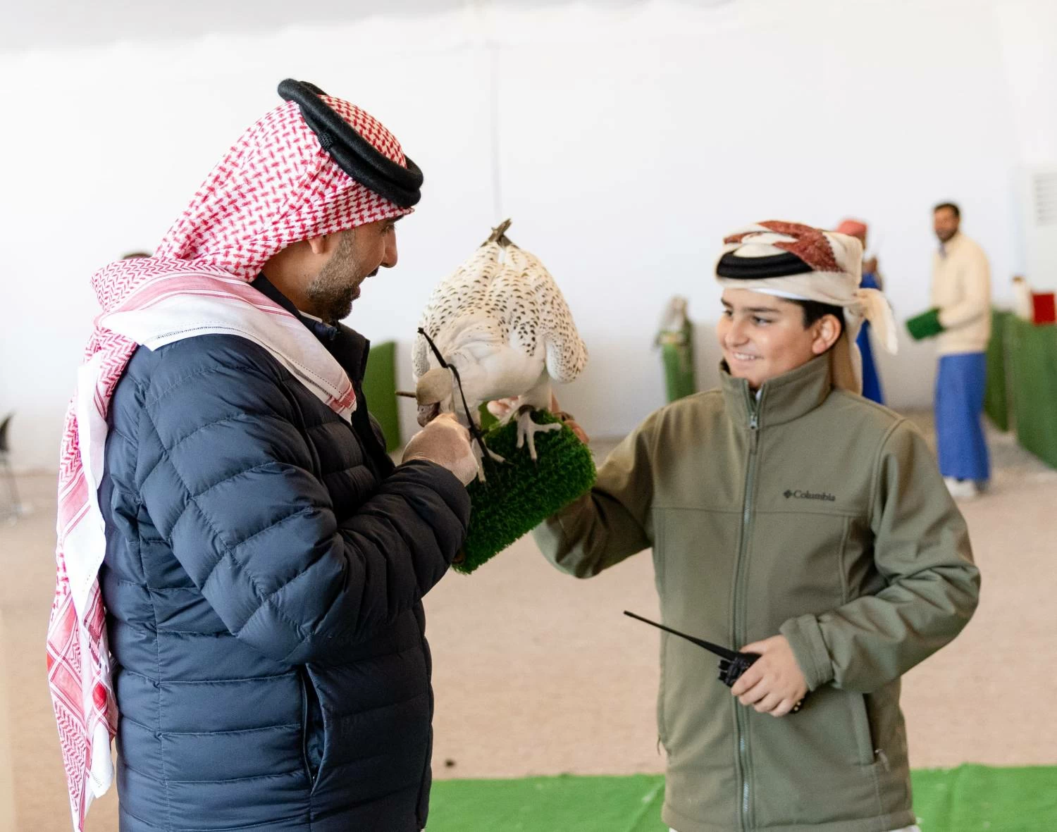 اختتام منافسات الصقور بإقامة أشواط الملاك والصقار الصغير ضمن موسم ناصر بن حمد