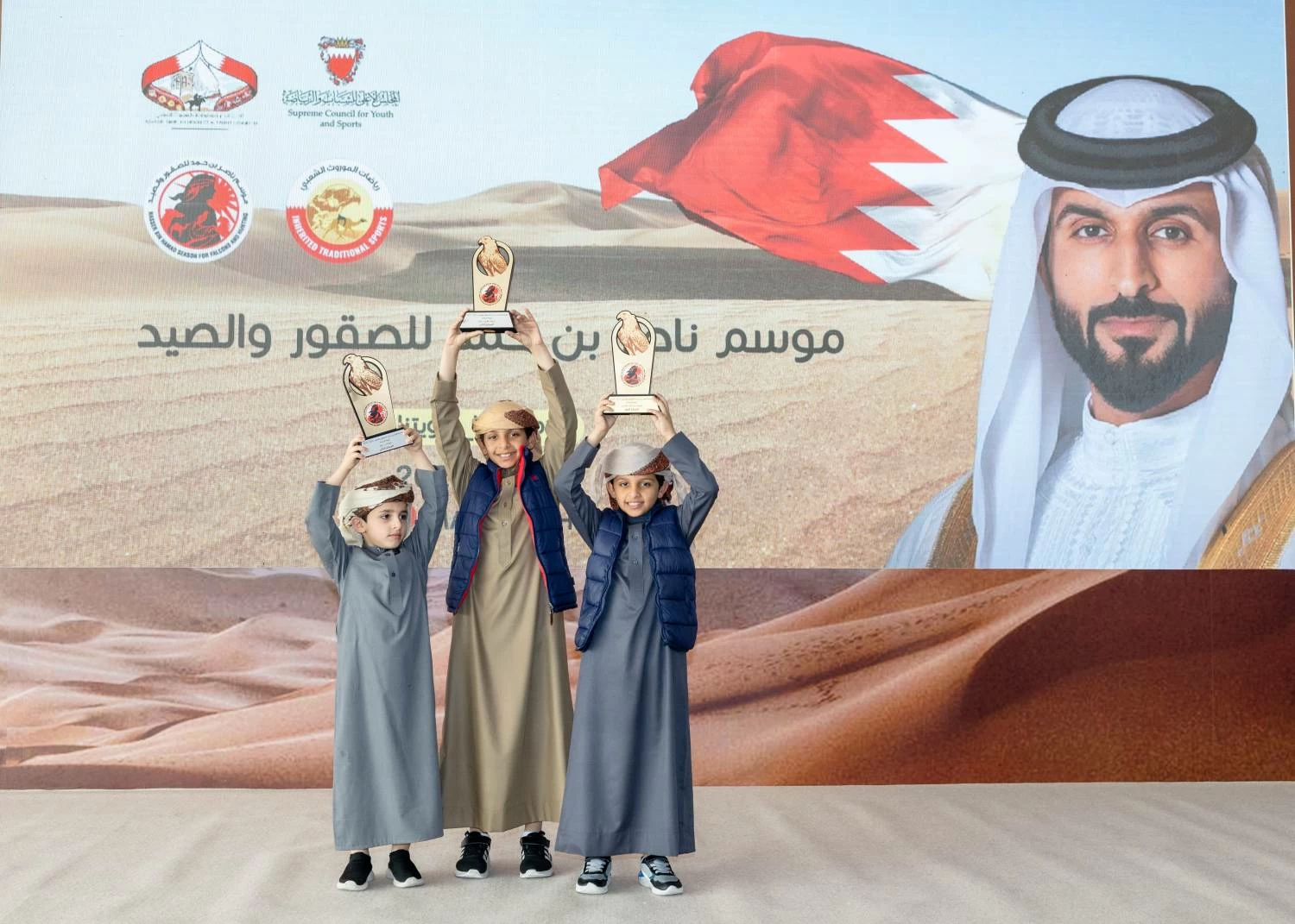 اختتام منافسات الصقور بإقامة أشواط الملاك والصقار الصغير ضمن موسم ناصر بن حمد