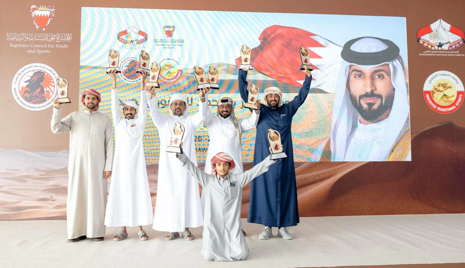 اختتام منافسات الصقور بإقامة أشواط الملاك والصقار الصغير ضمن موسم ناصر بن حمد