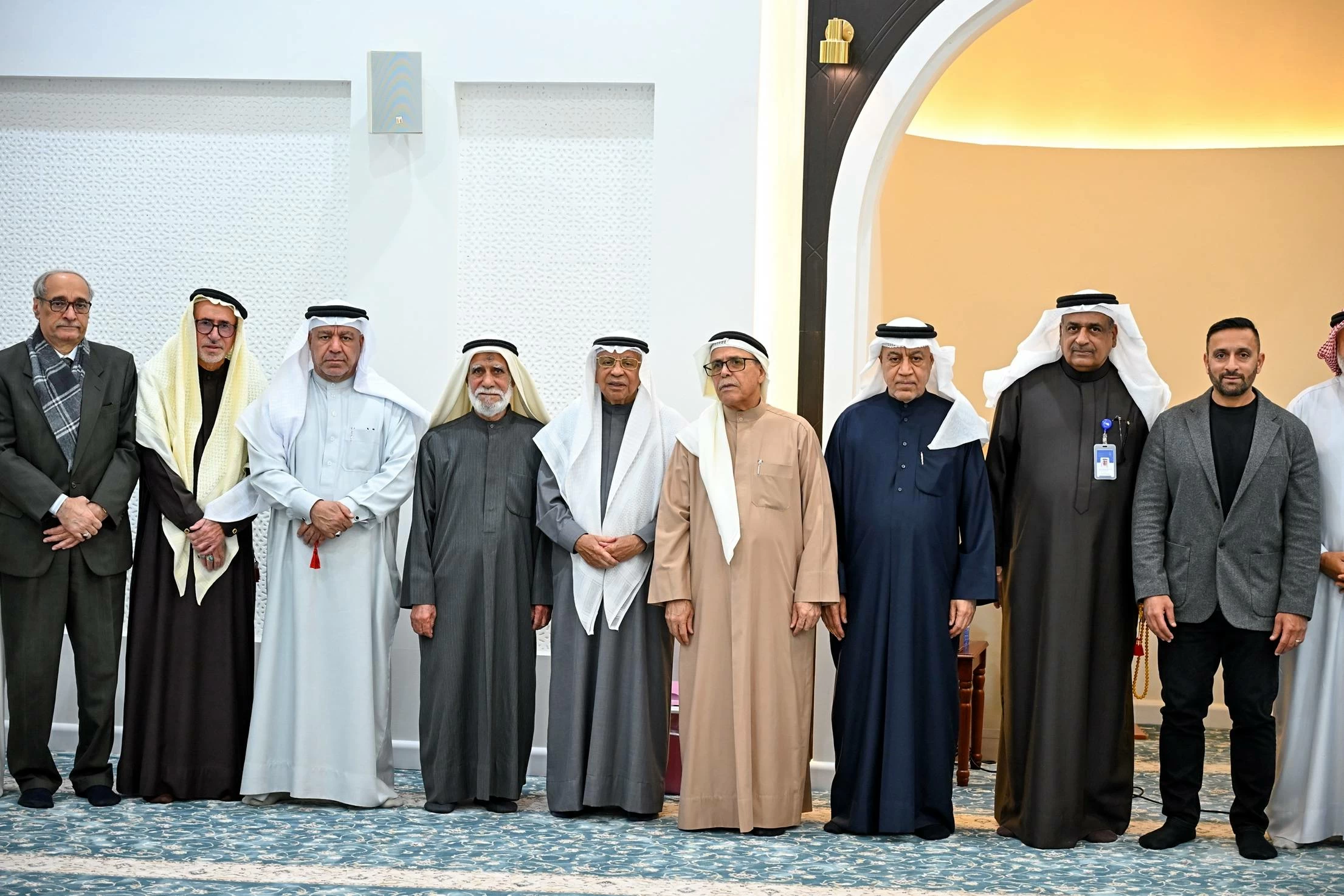 رئيس الأوقاف الجعفرية يفتتح مسجد الشيخ علي بعد إنجاز الصيانة الشاملة 