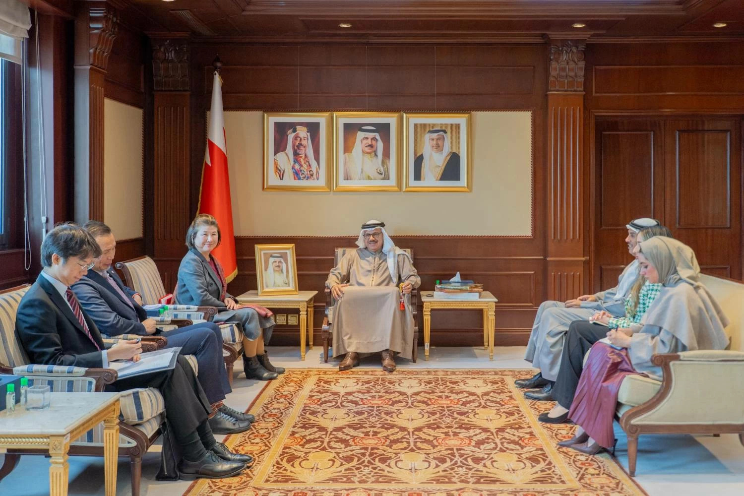 وزير الخارجية يستقبل سفيرة اليابان لدى مملكة البحرين 